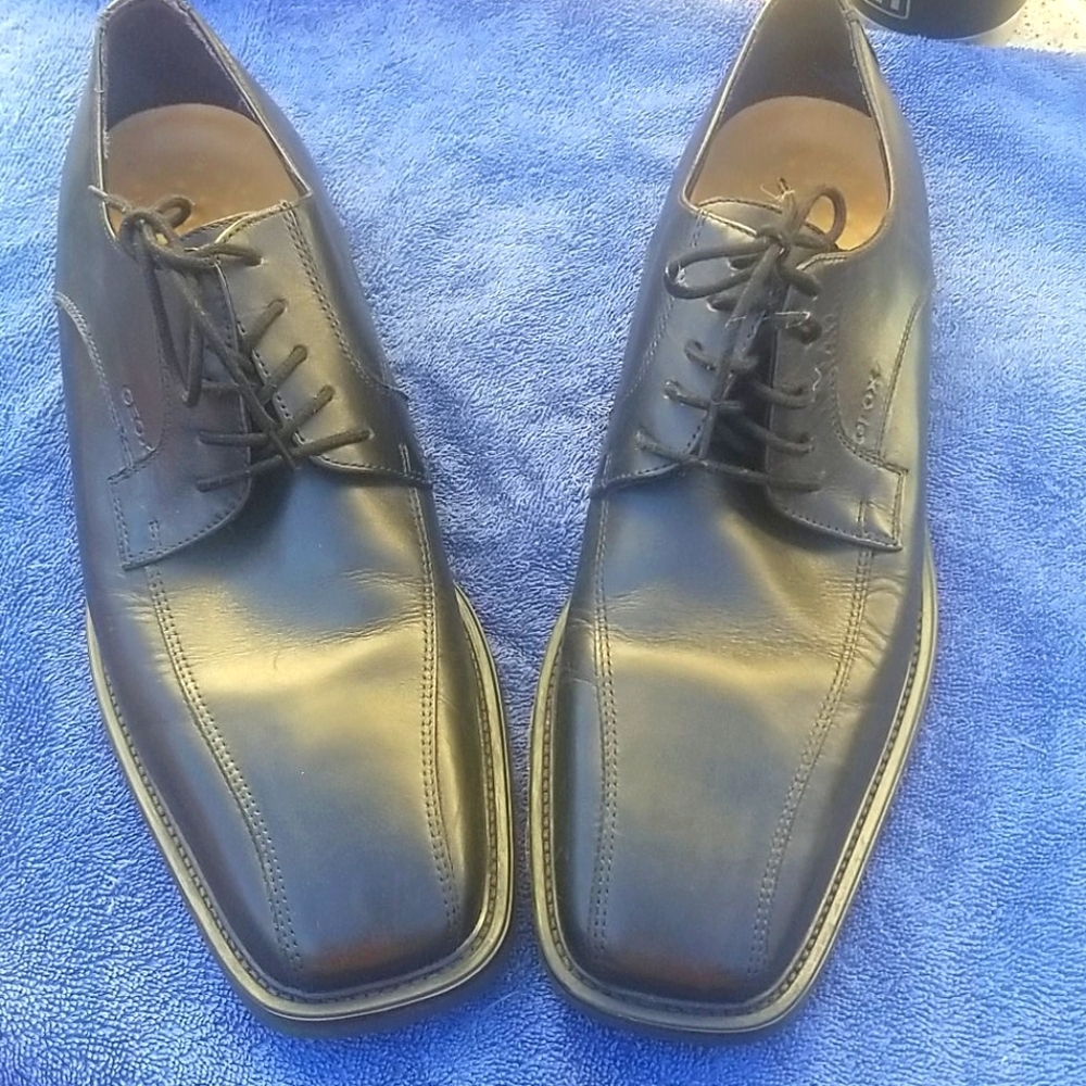 Geox- size 10 mens black shoes